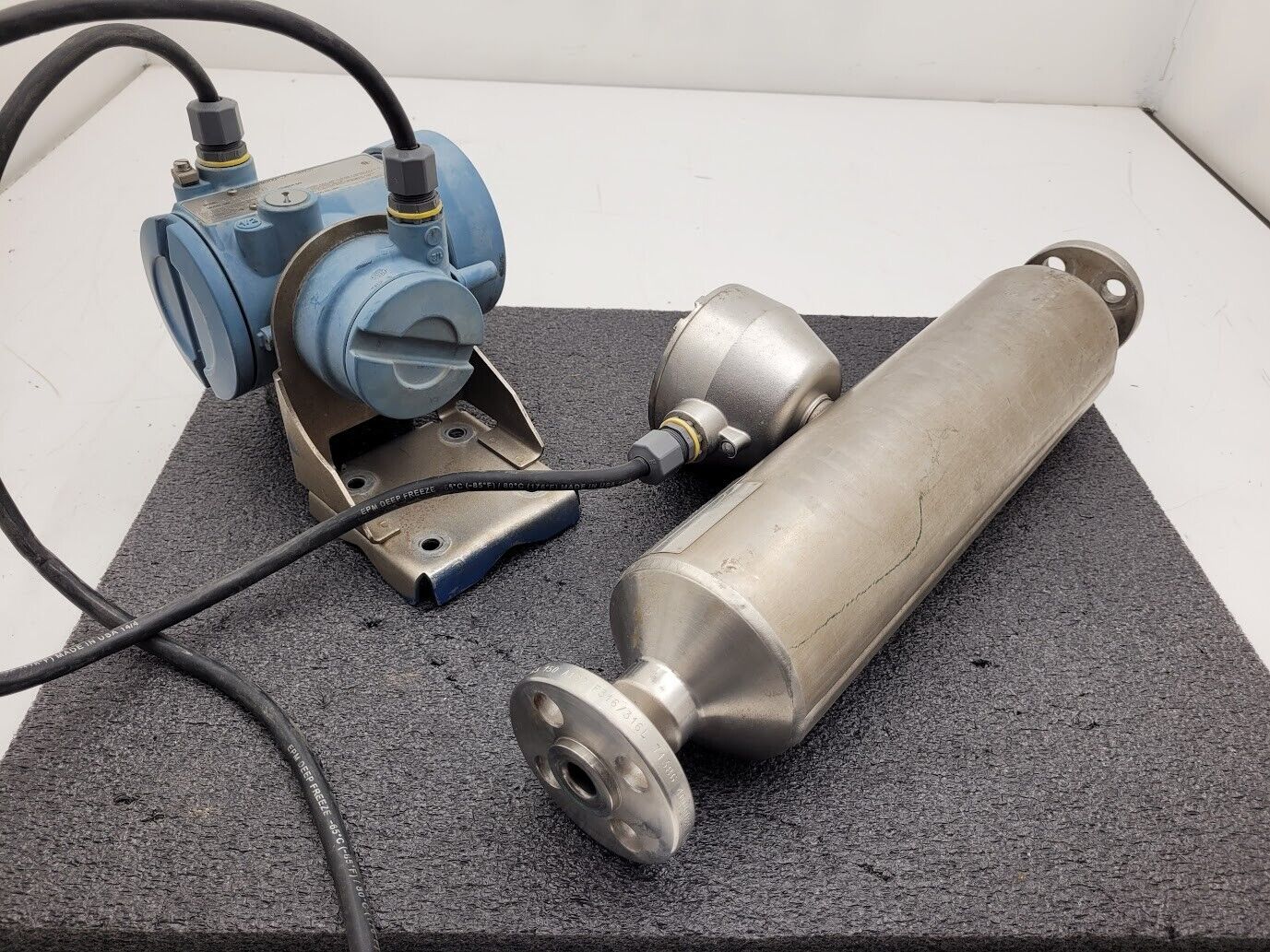 Micro Motion Mass Flow Coriolis Sensor T075T613SABZEZZZZ Transmitter 1/2" Unit B