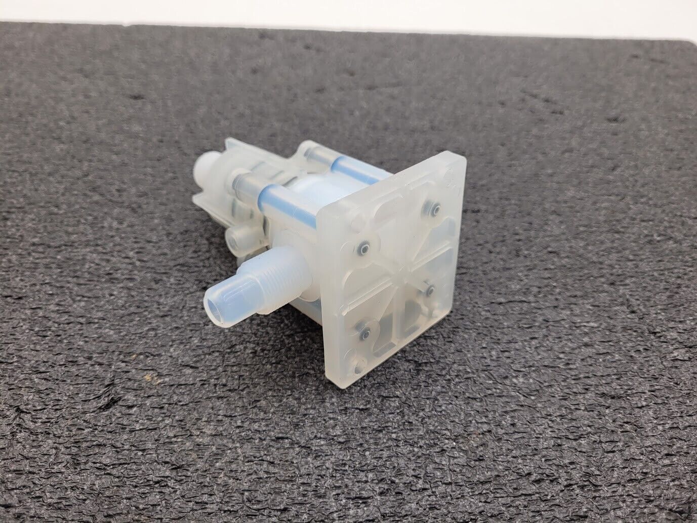 AMAT Furon High Purity Valve 1106127 CDV2-F88 NC 1/2" Pneumatically Actuated