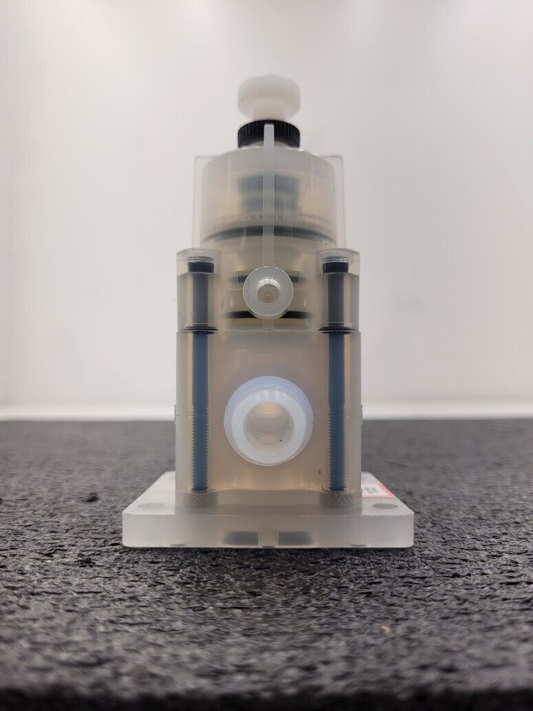 AMAT Furon High Purity Valve 1106127 CDV2-F88 NC 1/2" Pneumatically Actuated