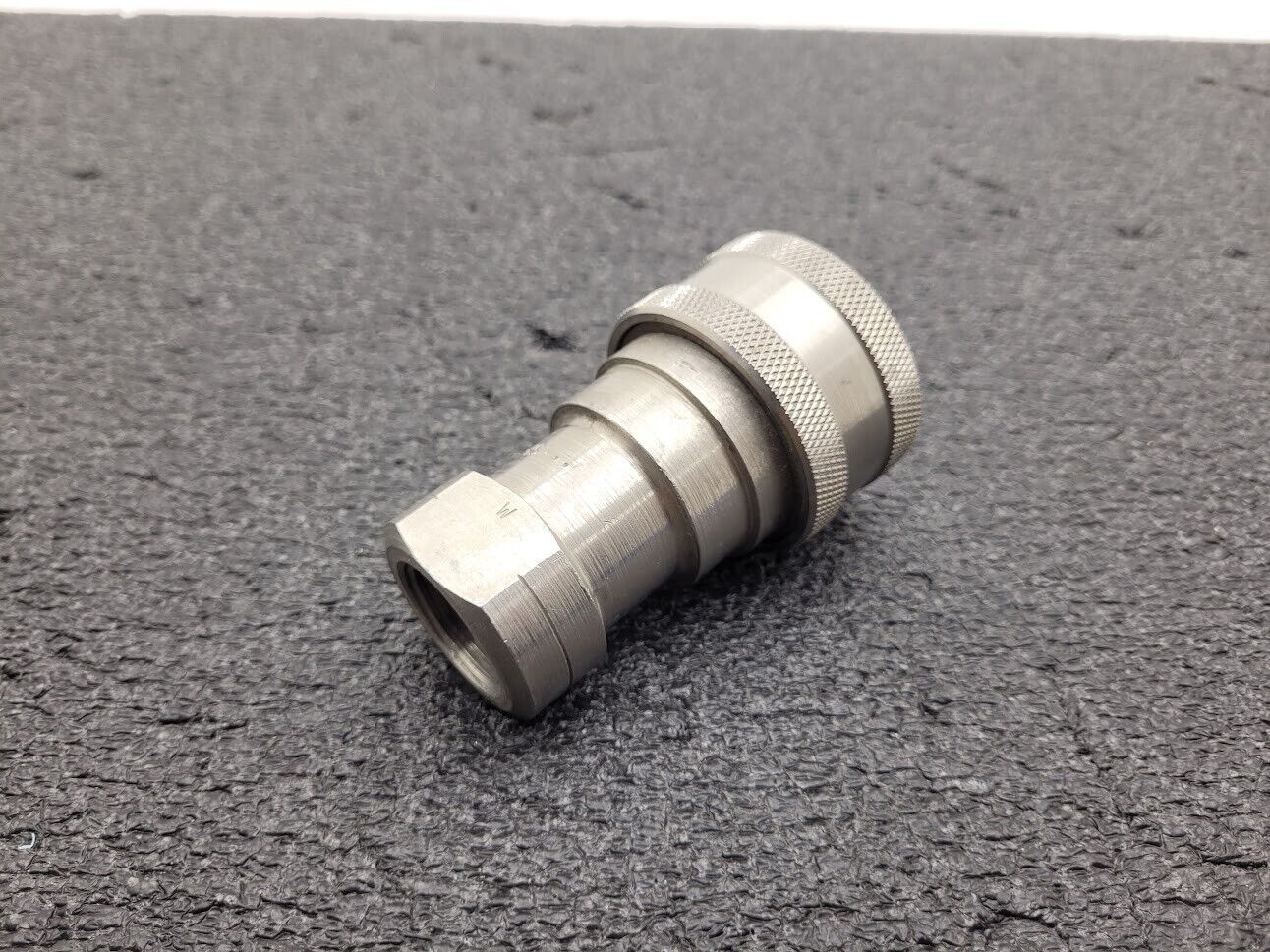 Parker 60 Series SH6-62 3/4" Female Quick Coupling 303 Stainless Steel