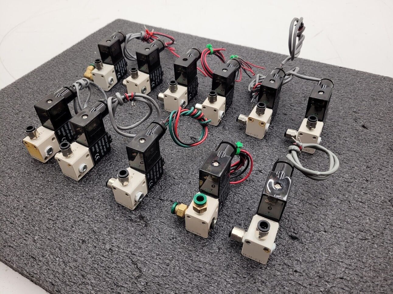 Lot of 11 Automation Direct AVP-31C1-24D NITRA Pneumatic Solenoid Valve 1/8" NPT