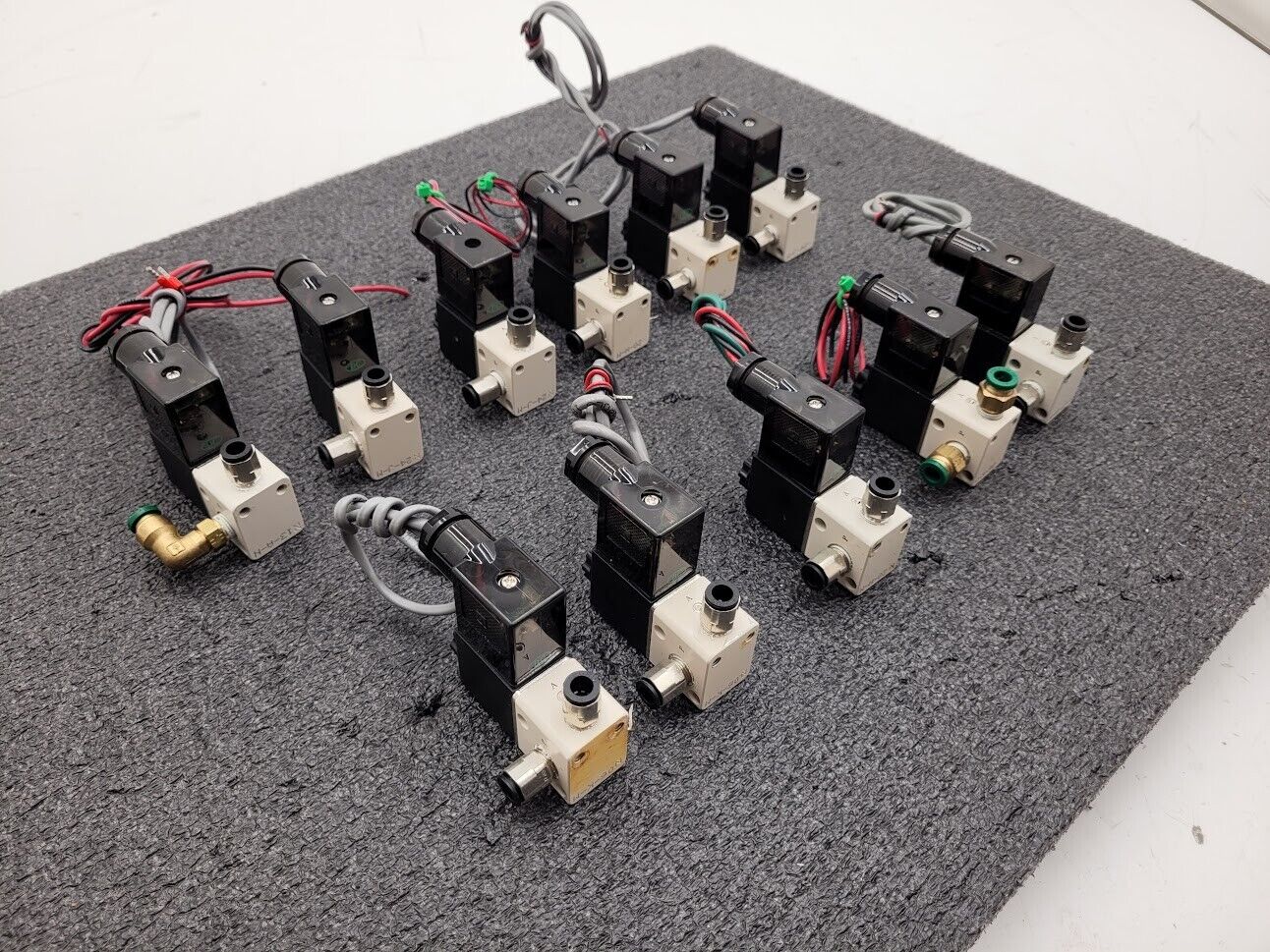 Lot of 11 Automation Direct AVP-31C1-24D NITRA Pneumatic Solenoid Valve 1/8" NPT