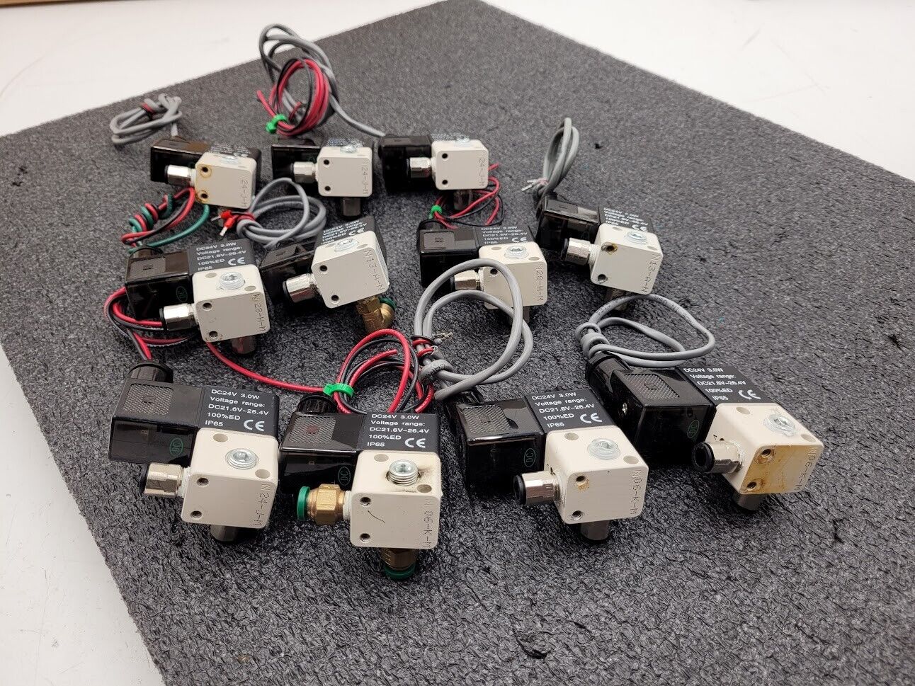 Lot of 11 Automation Direct AVP-31C1-24D NITRA Pneumatic Solenoid Valve 1/8" NPT