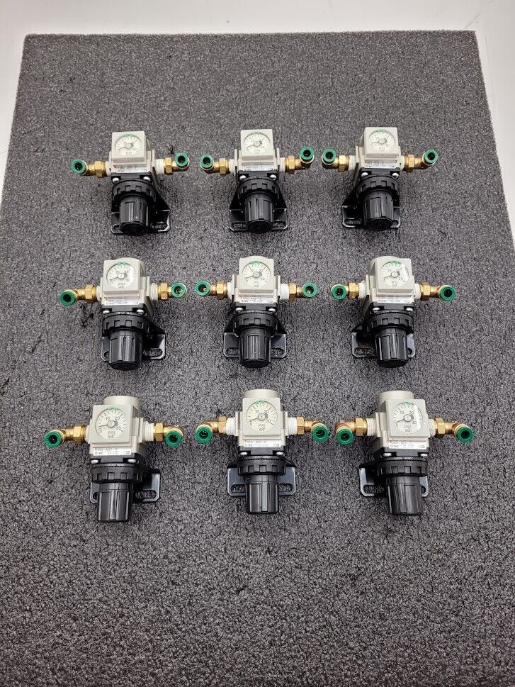 Lot of 9 SMC AR20-N02E-1Z Regulators w/ Mounting Brackets 0-30 PSI 1/4" Fittings
