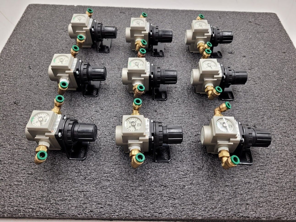 Lot of 9 SMC AR20-N02E-1Z Regulators w/ Mounting Brackets 0-30 PSI 1/4" Fittings