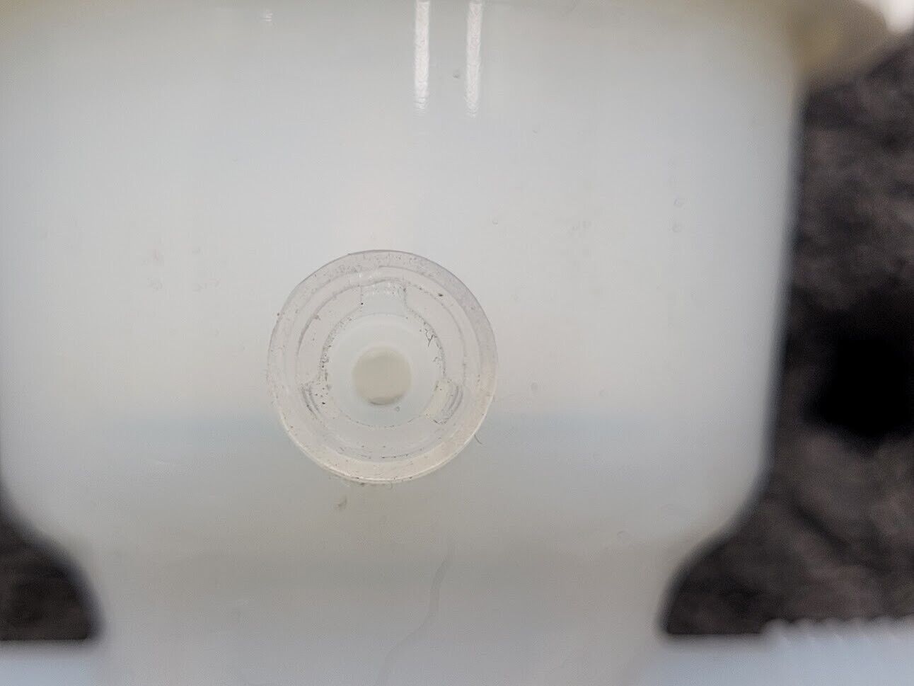 Entegris Fluoroware 201-97-01 2-Way Manual Diaphragm Valve 1/4" Flaretek Fitting