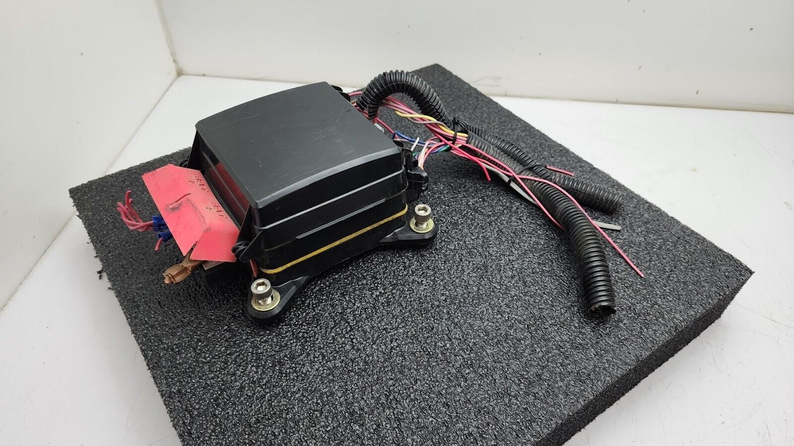 Eaton 31S-002-0 12VDC Power Distribution Module Fuse Relay Holder System A