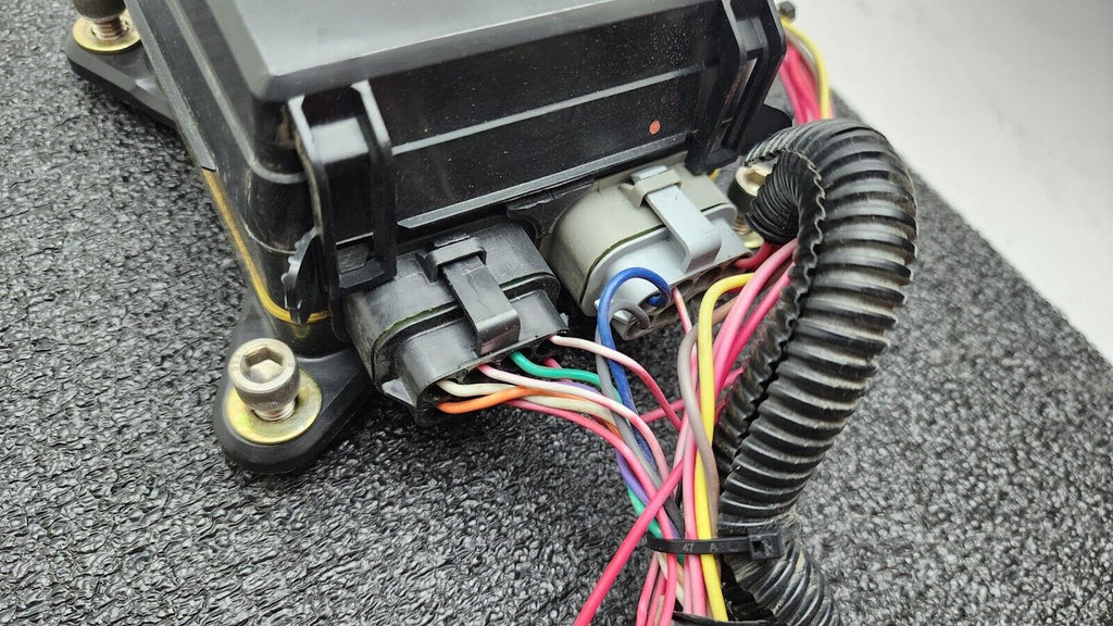 Eaton 31S-002-0 12VDC Power Distribution Module Fuse Relay Holder System A