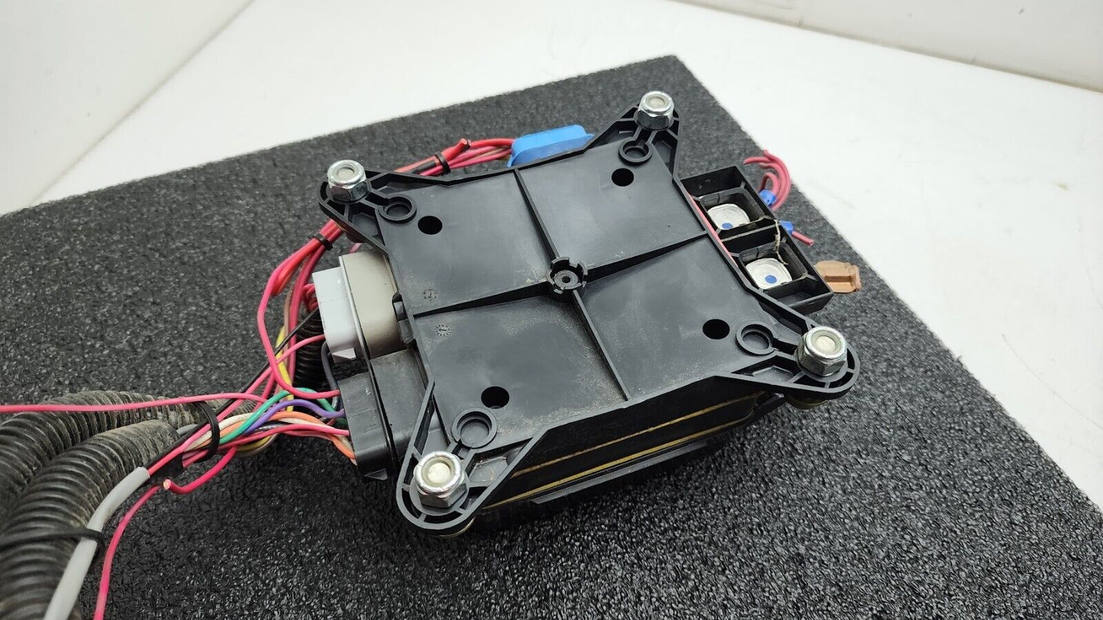 Eaton 31S-002-0 12VDC Power Distribution Module Fuse Relay Holder System A