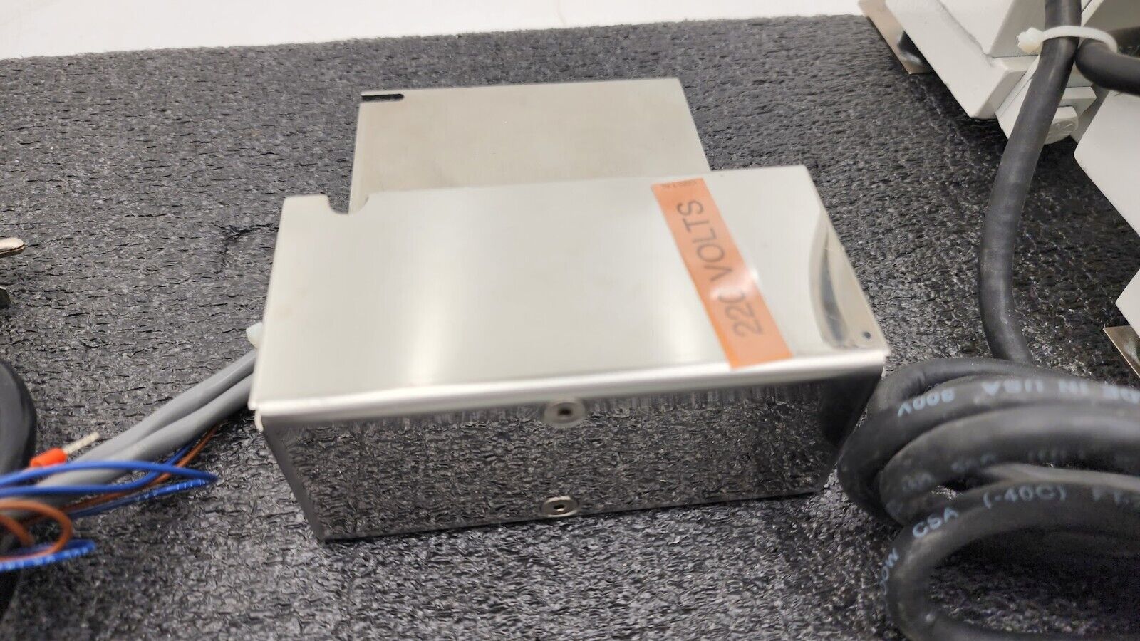 Service Engineering Corp Vibratory Bowl Linear Parts Feeder 23365-1 230VAC 8x5mm