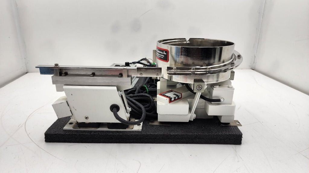 Service Engineering Corp Vibratory Bowl Linear Parts Feeder 23365-1 230VAC 8x5mm