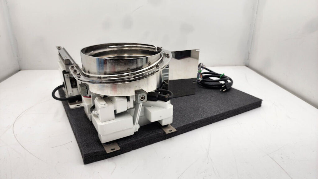 Service Engineering Corp Vibratory Bowl Linear Parts Feeder 23365-1 230VAC 8x5mm