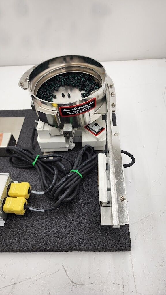 Service Engineering Corp Vibratory Bowl Linear Parts Feeder 23365-1 230VAC 8x5mm