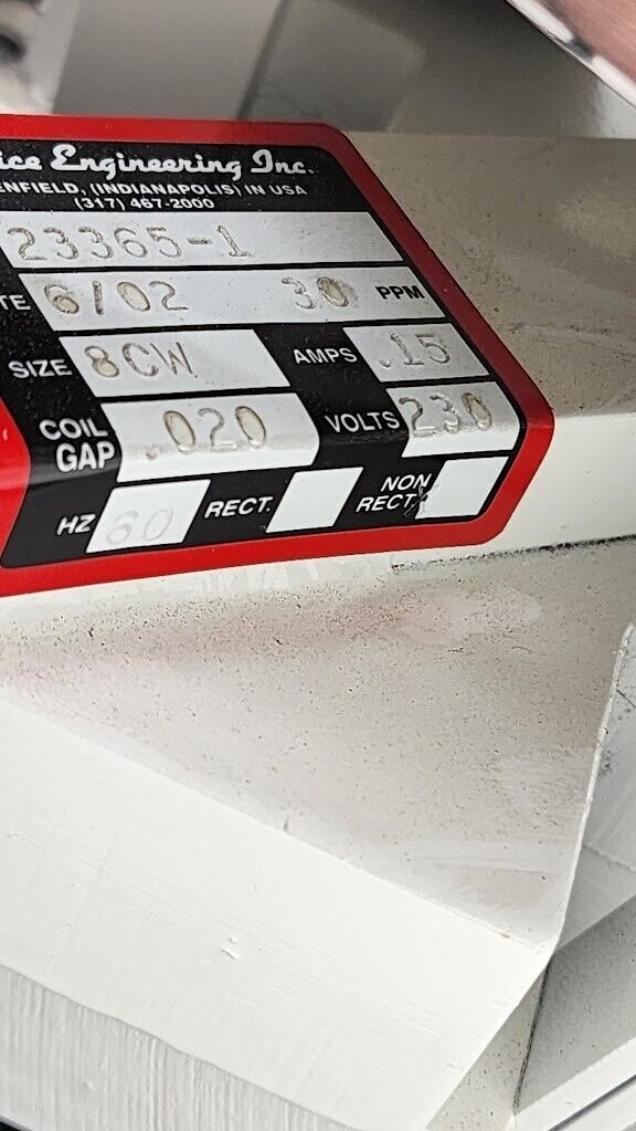 Service Engineering Corp Vibratory Bowl Linear Parts Feeder 23365-1 230VAC 8x5mm