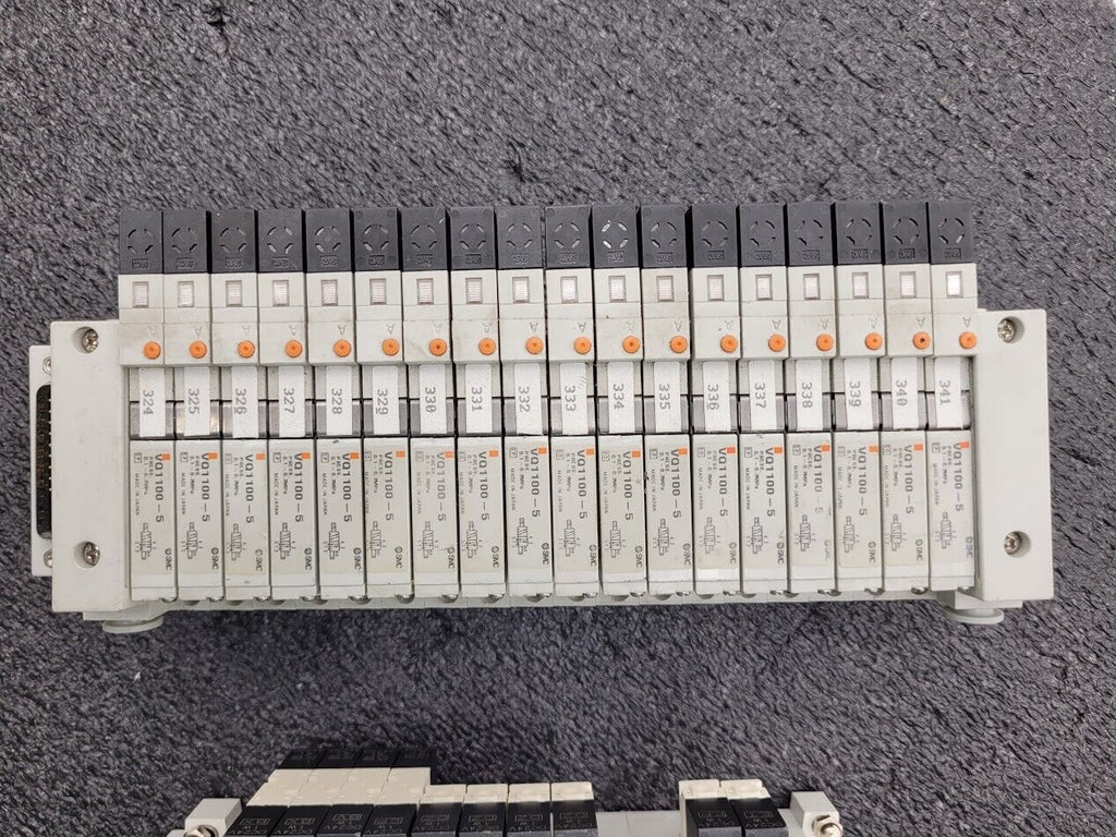 2x SMC Valve Block Solenoid Manifold VQ1200-5 VQ1100-5 24VDC 30 Valves Lot B