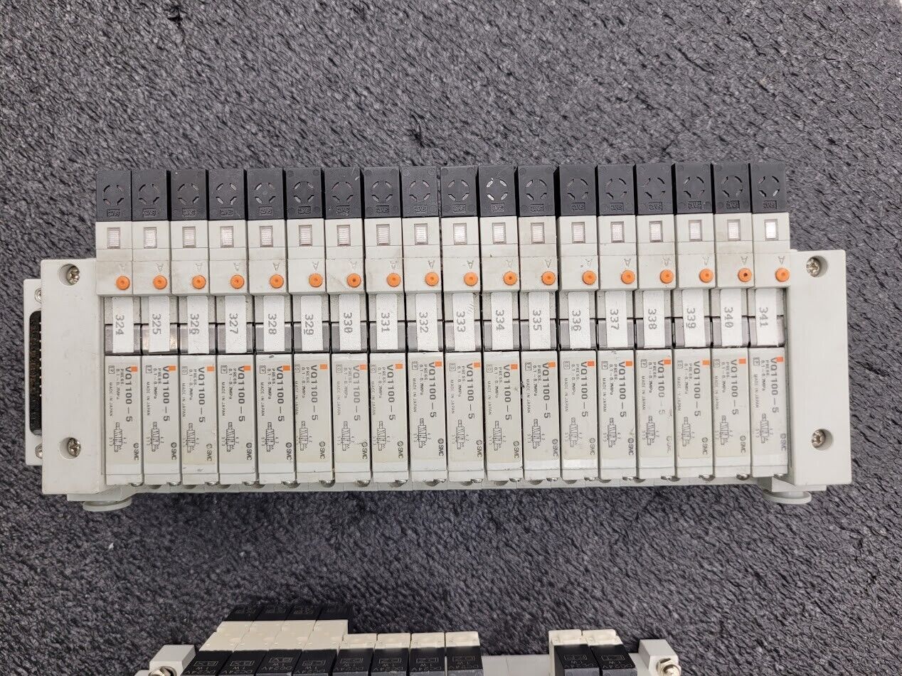 2x SMC Valve Block Solenoid Manifold VQ1200-5 VQ1100-5 24VDC 30 Valves Lot B