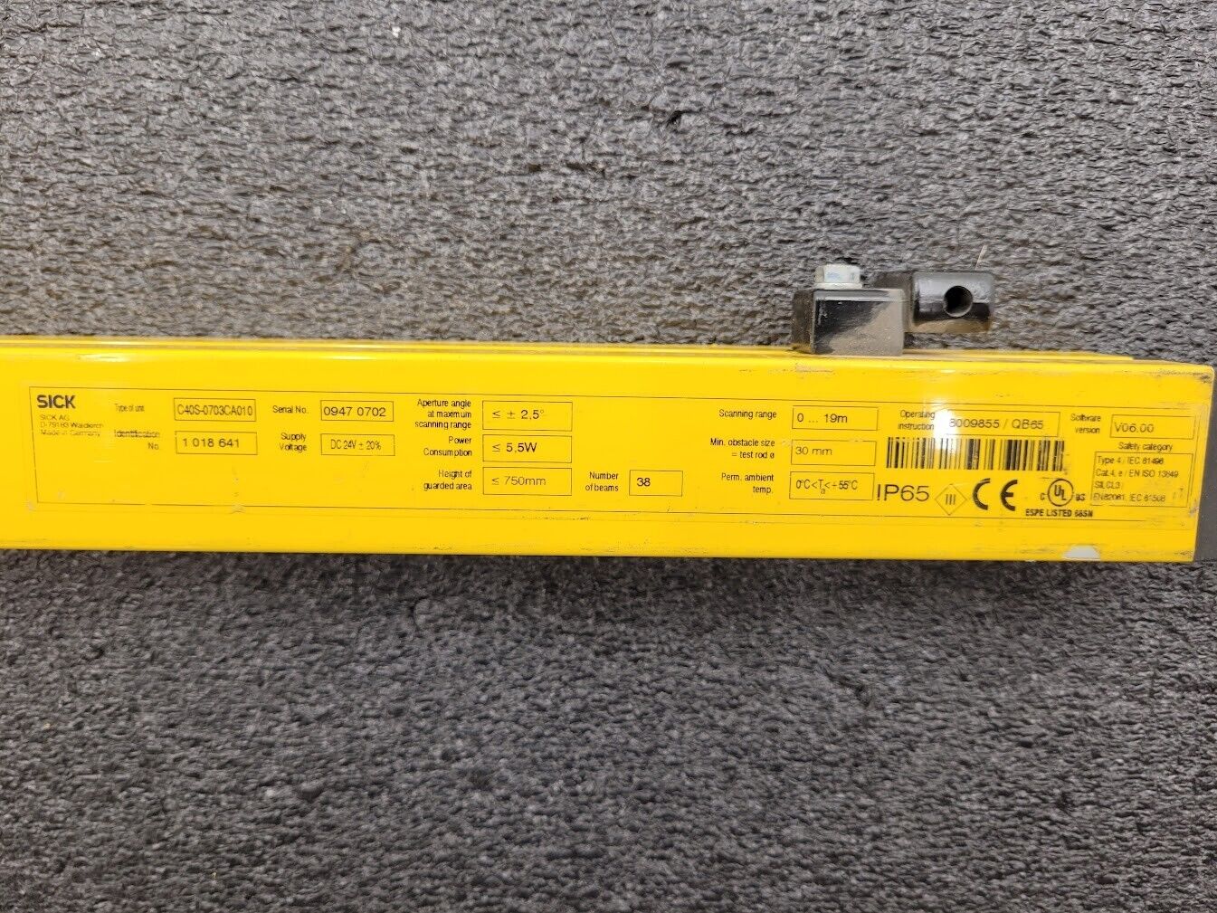 Sick C4000 Light Curtain Safety Screen Sensor 24VDC 0-19m Scanning Range 750mm C