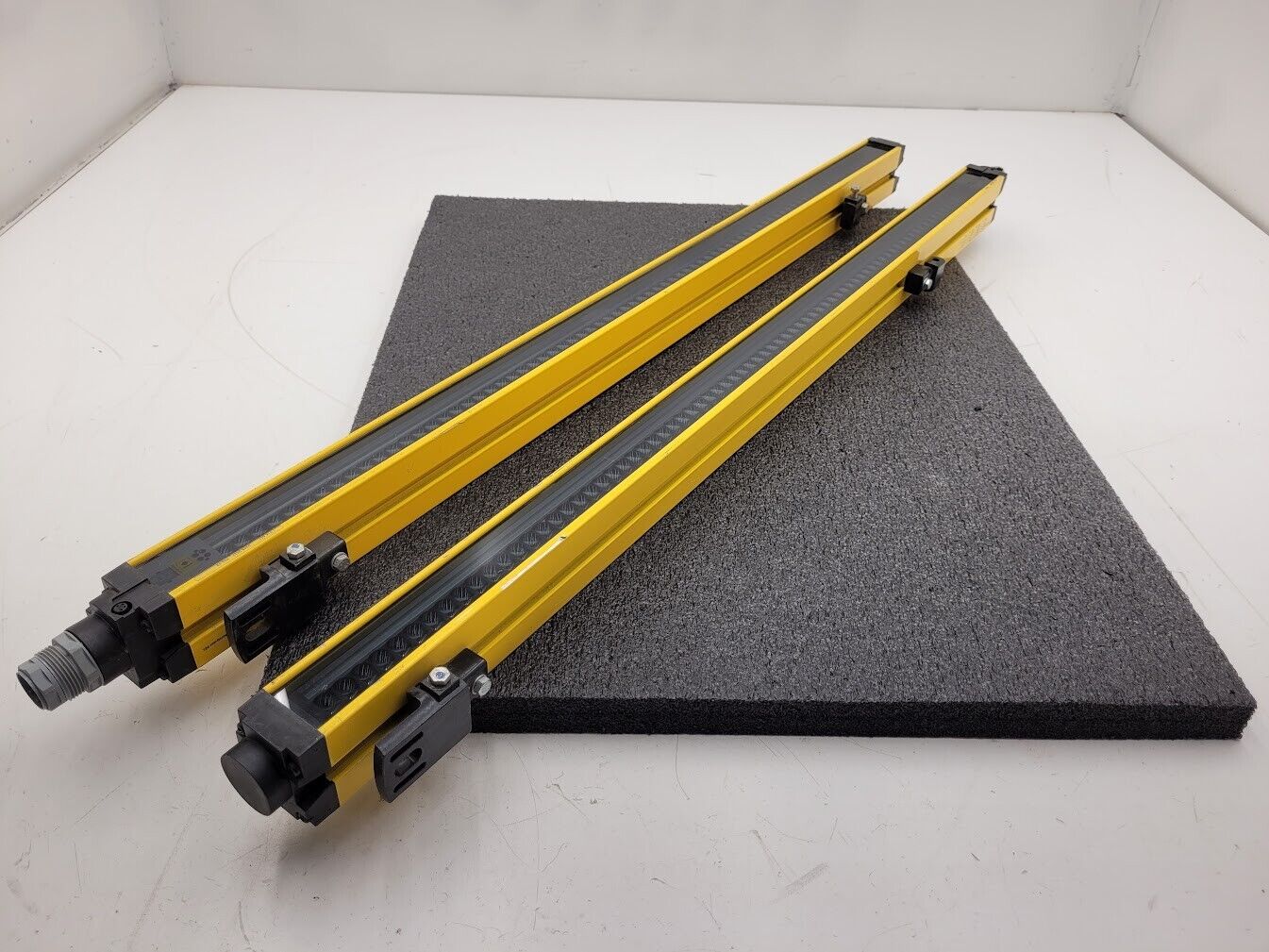 Sick C4000 Light Curtain Safety Screen Sensor 24VDC 0-19m Scanning Range 750mm D