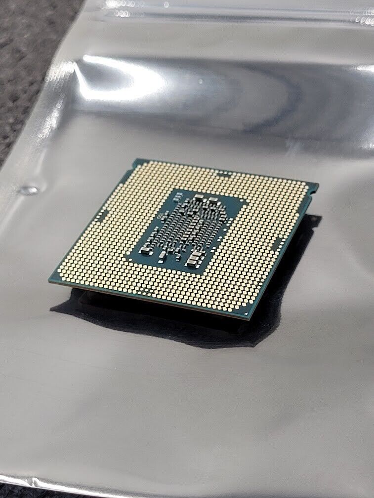 Intel Core i7-6700 3.4GHz 4-Core 8 MB LGA1151 Desktop CPU Processor SR2L2