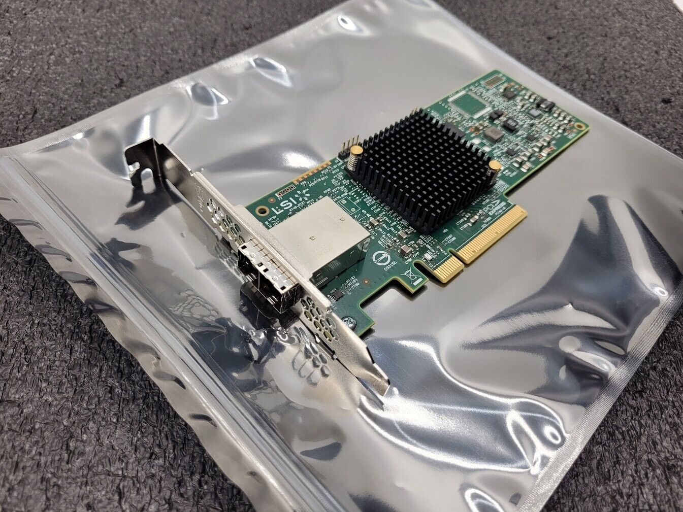 LSI SAS9300-8e 12Gb/s SATA/SAS 8Port SAS3 PCI-E 3.0 HBA H3-25460-02H Full Height