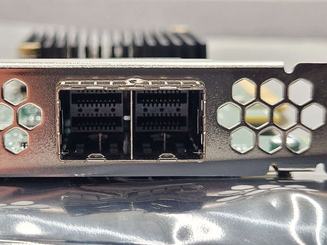 LSI SAS9300-8e 12Gb/s SATA/SAS 8Port SAS3 PCI-E 3.0 HBA H3-25460-02H Full Height