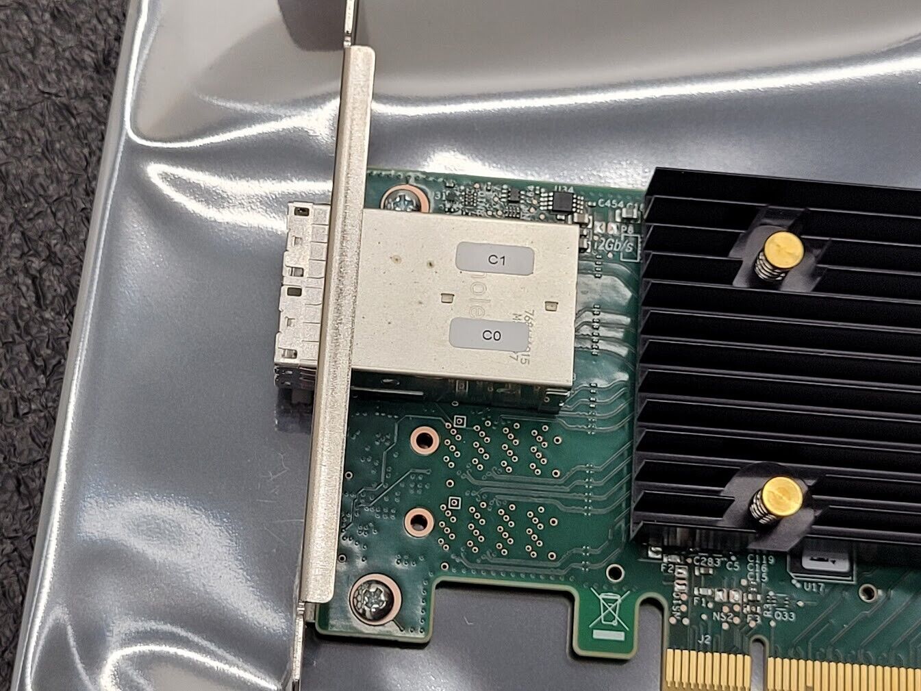 Intel 9400-8e SATA 6Gb/s / SAS 12Gb/s PCIe 8-Port SAS Tri-Mode HBA Broadcom