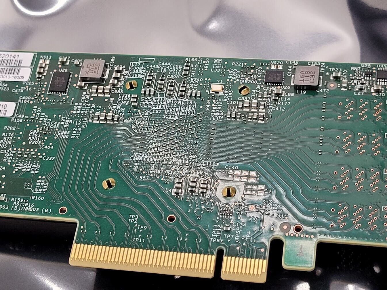 Intel 9400-8e SATA 6Gb/s / SAS 12Gb/s PCIe 8-Port SAS Tri-Mode HBA Broadcom