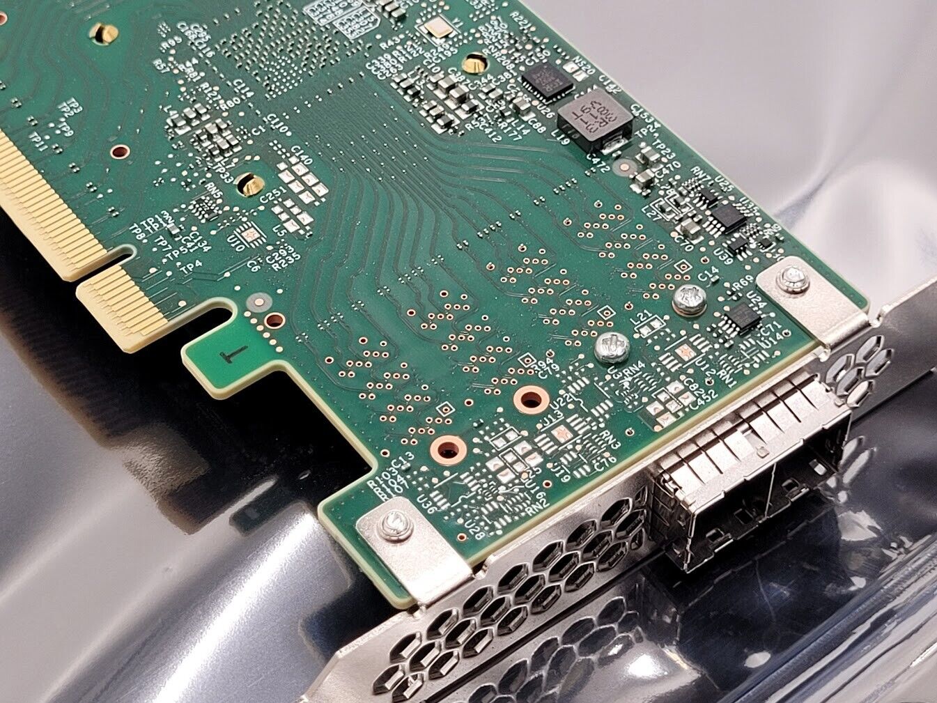 Intel 9400-8e SATA 6Gb/s / SAS 12Gb/s PCIe 8-Port SAS Tri-Mode HBA Broadcom