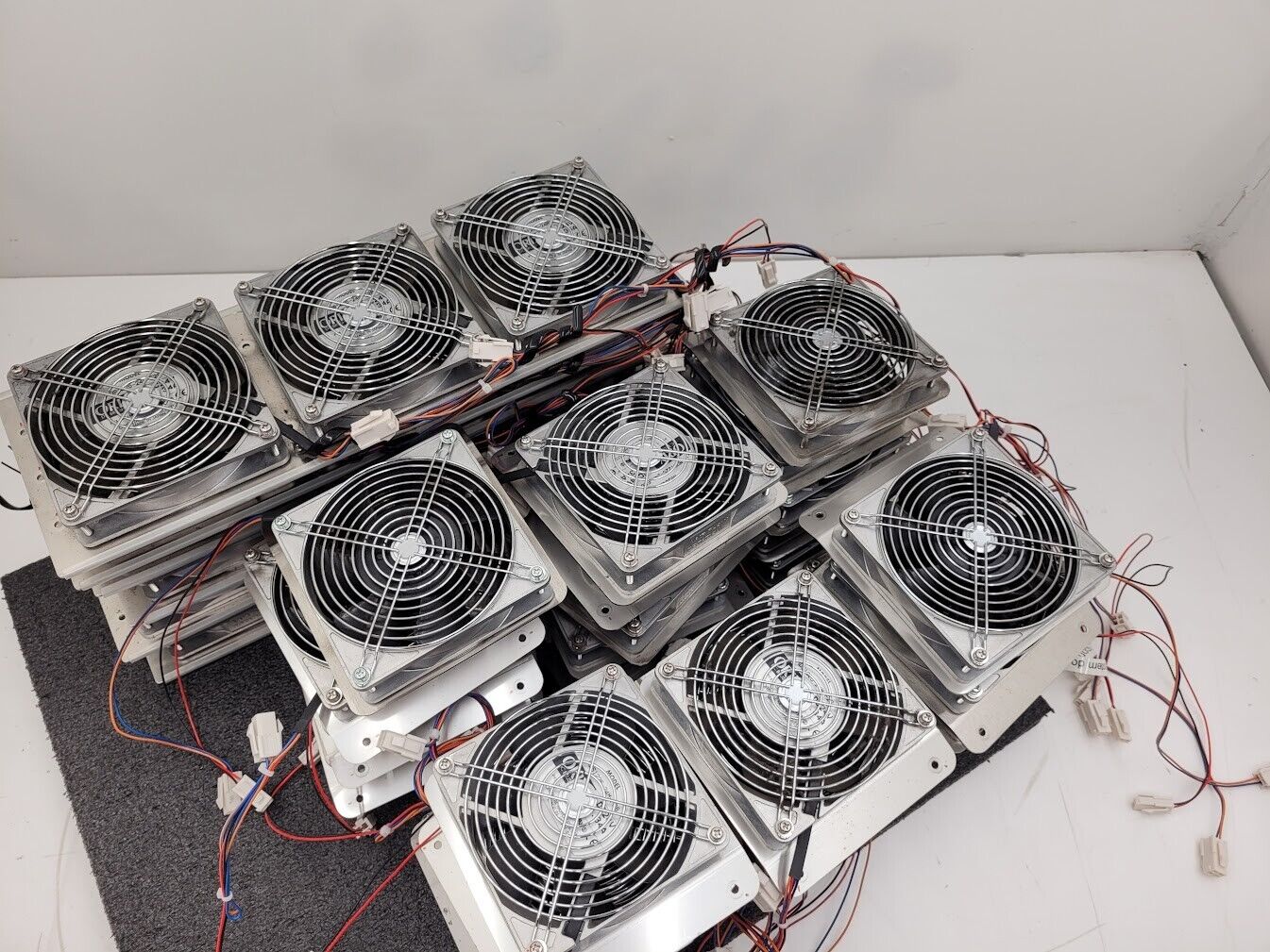 Lot of 46x Orix DC Brushless MDS1225-24M-F28 24VDC Fan 24VDC 0.34A 3000RPM