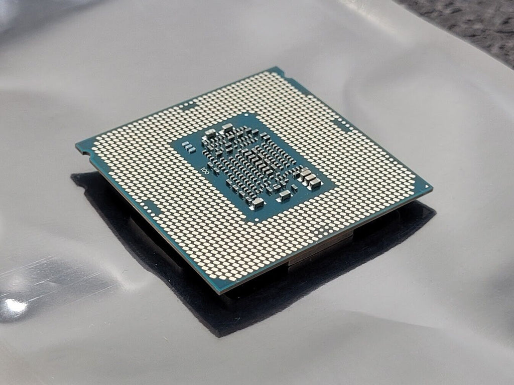 Intel 7th Gen Core i7-7700 SR338 3.60GHz (Turbo 4.20GHz) 4-Core LGA-1151 PC CPU