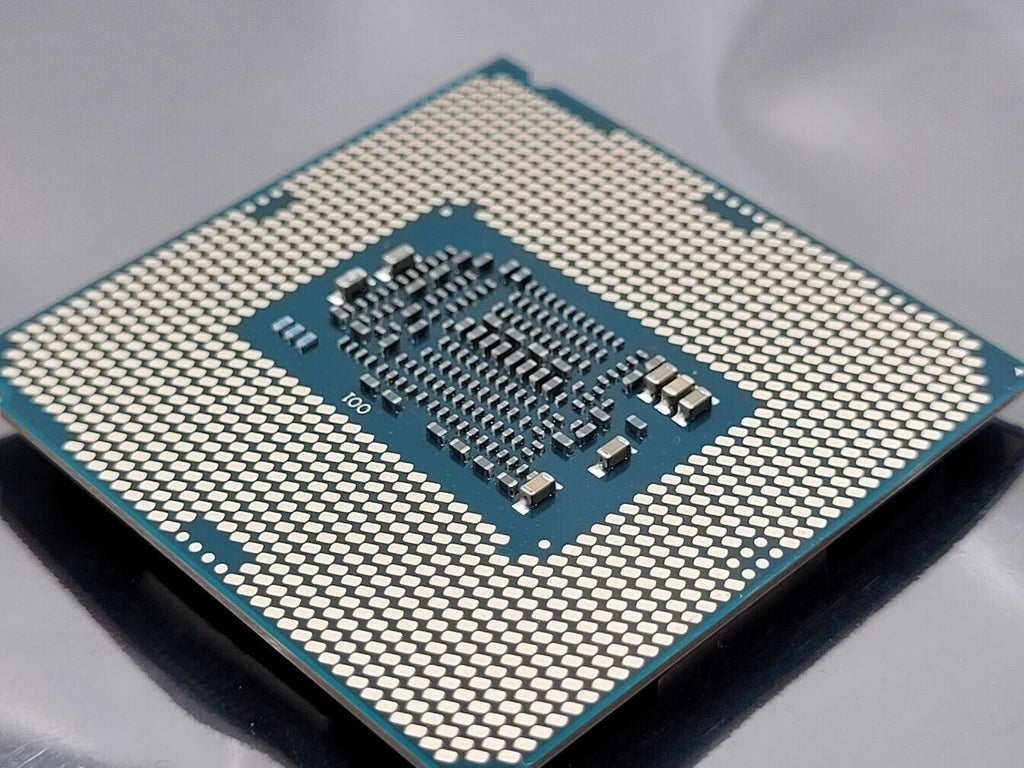 Intel 7th Gen Core i7-7700 SR338 3.60GHz (Turbo 4.20GHz) 4-Core LGA-1151 PC CPU