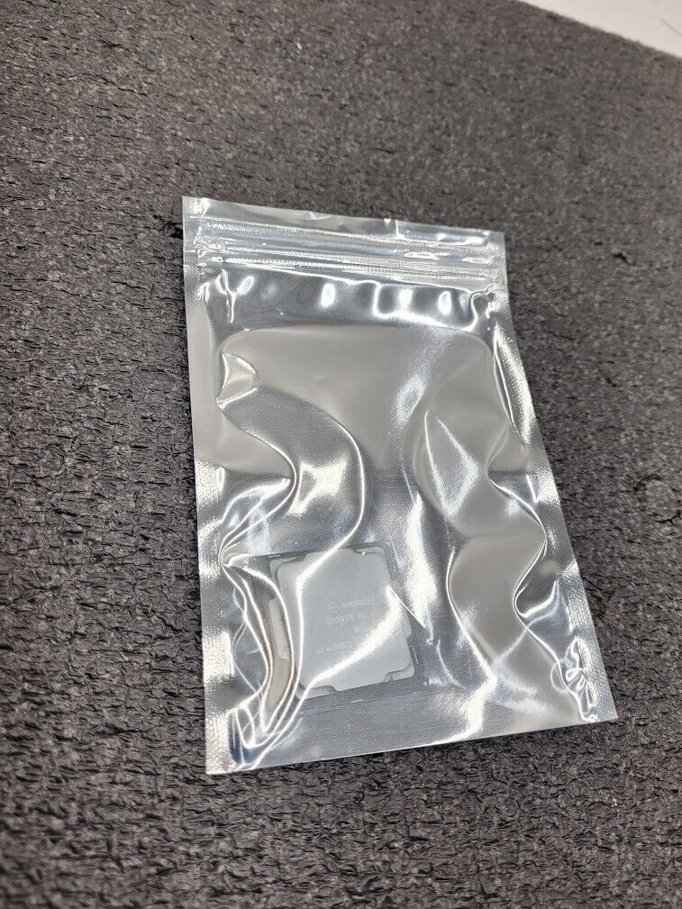 Intel 7th Gen Core i7-7700 SR338 3.60GHz (Turbo 4.20GHz) 4-Core LGA-1151 PC CPU