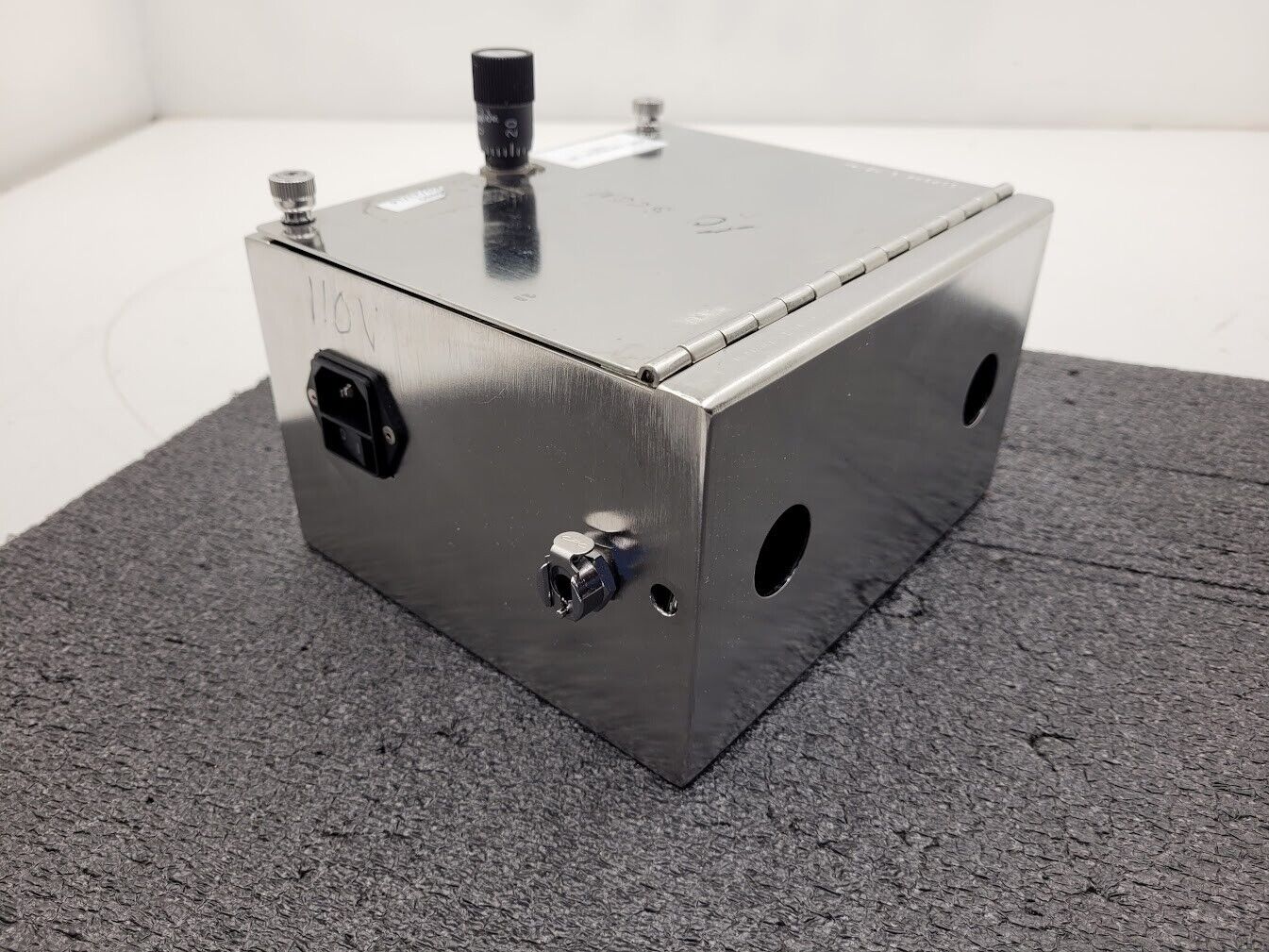 Teledyne THPS-100-115 Power Pod 100 Mass Flow Meter Controller HFM-300 Unit B
