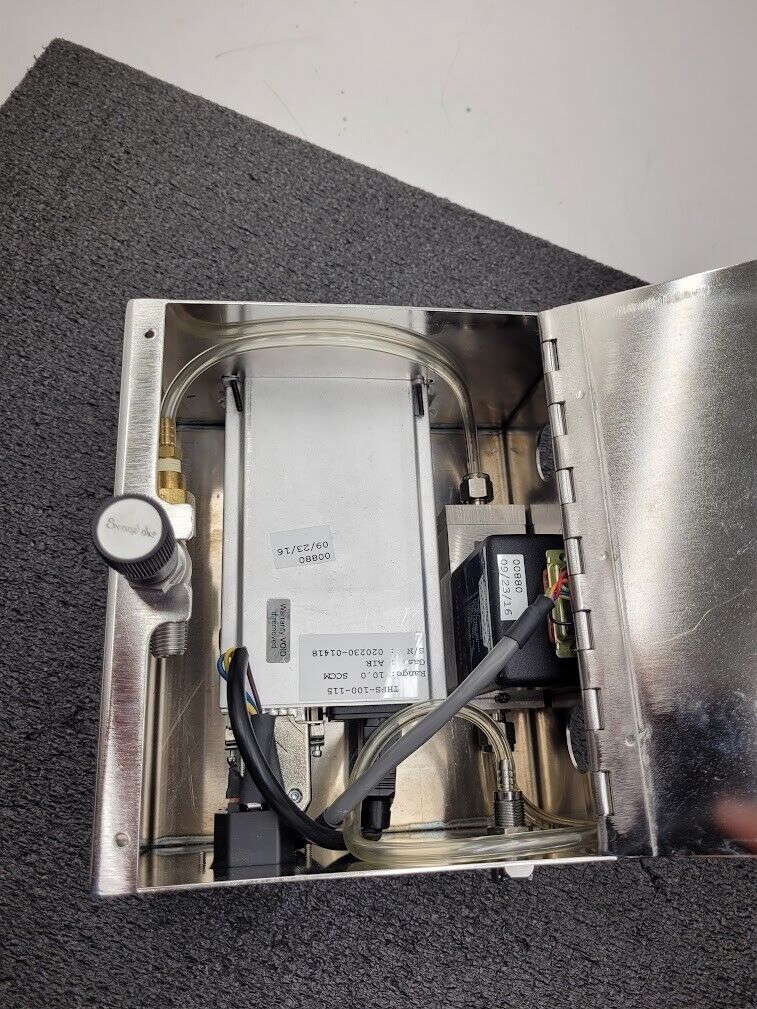 Teledyne THPS-100-115 Power Pod 100 Mass Flow Meter Controller HFM-300 Unit B