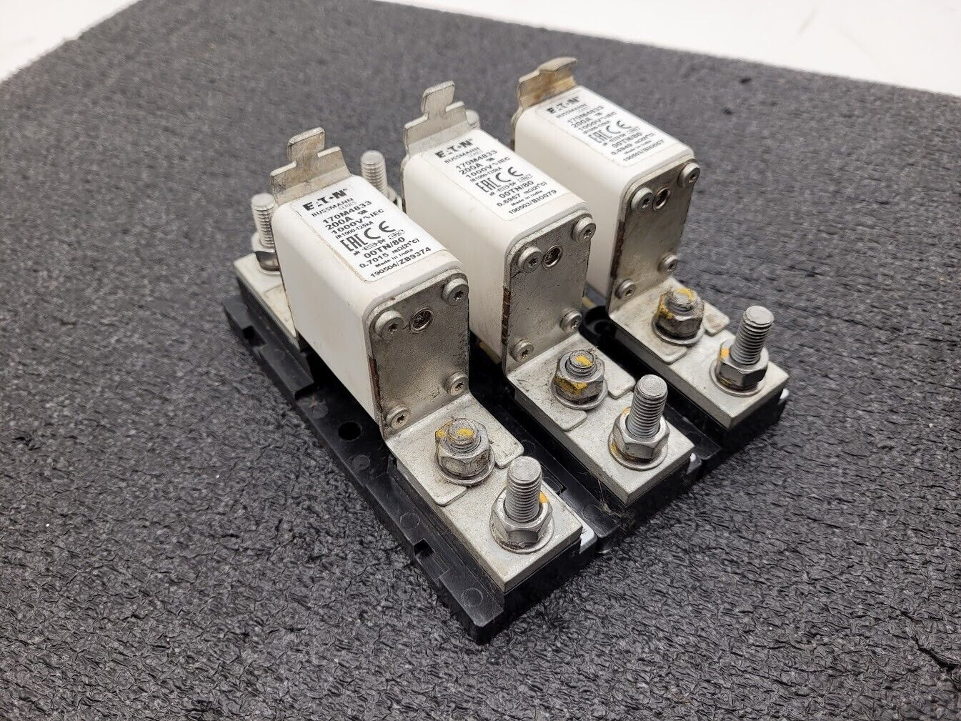 3x Bussmann 170M4833 High Speed Square Body Fuse + Holder 200A 1000VAC 170H1007