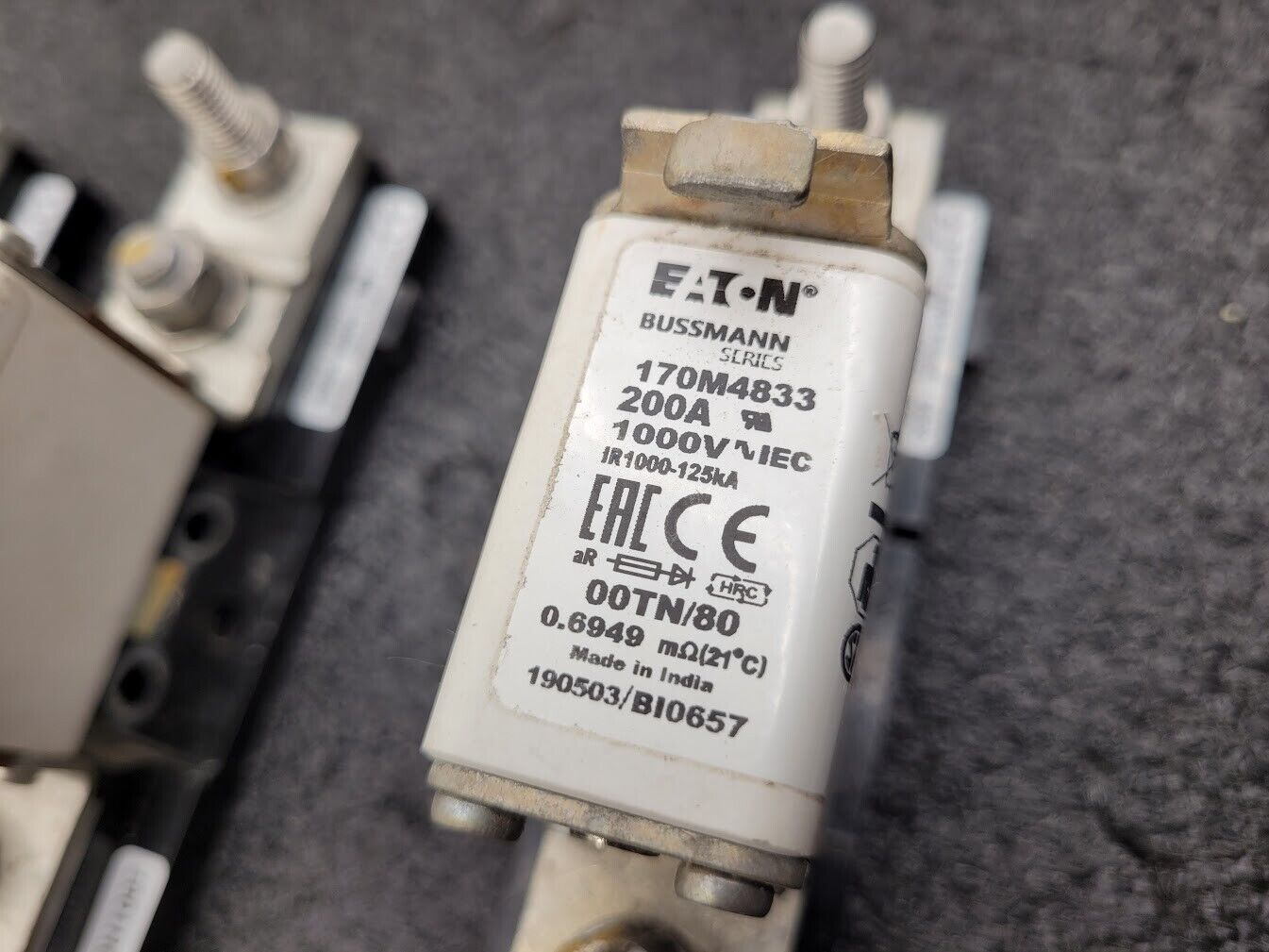 3x Bussmann 170M4833 High Speed Square Body Fuse + Holder 200A 1000VAC 170H1007