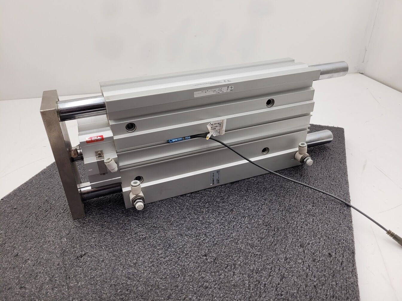 SMC MLGPM63TF-250-B Dual Guide Rod Pneumatic Slide Cylinder 250mm Travel