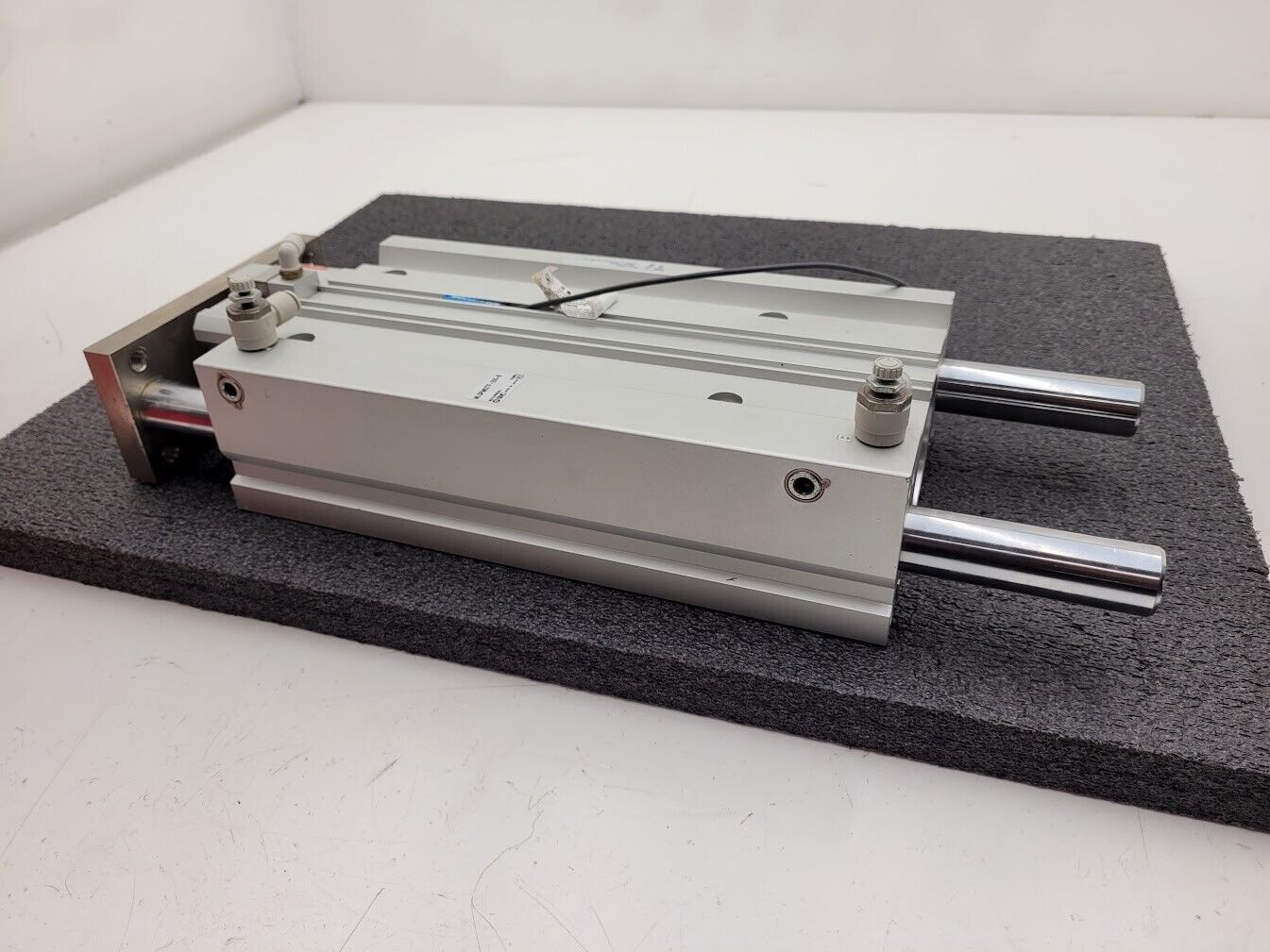 SMC MLGPM63TF-250-B Dual Guide Rod Pneumatic Slide Cylinder 250mm Travel