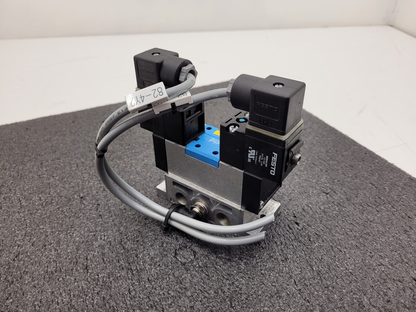 Festo Dual Pneumatic Valve Block MN1H-5/3G-D-1-S-C 15968  -13 to 240 psi INPUT