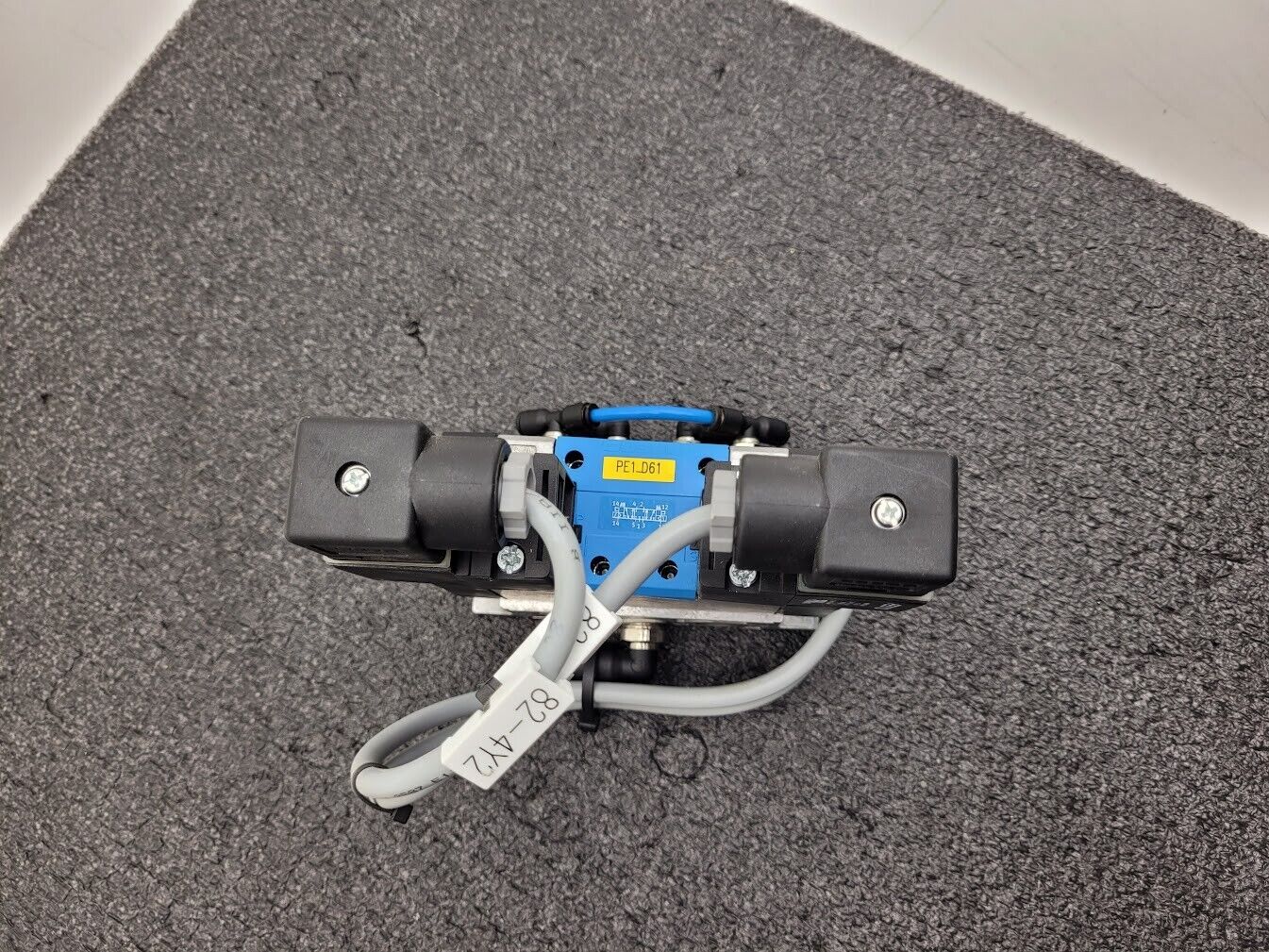 Festo Dual Pneumatic Valve Block MN1H-5/3G-D-1-S-C 15968  -13 to 240 psi INPUT