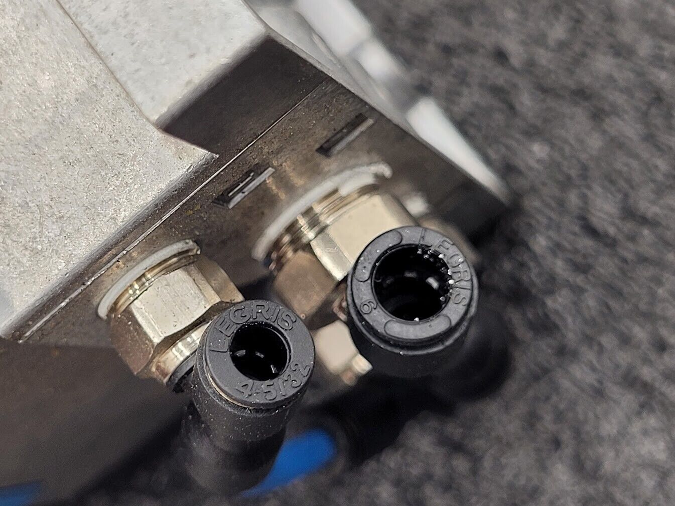 Festo Dual Pneumatic Valve Block MN1H-5/3G-D-1-S-C 15968  -13 to 240 psi INPUT