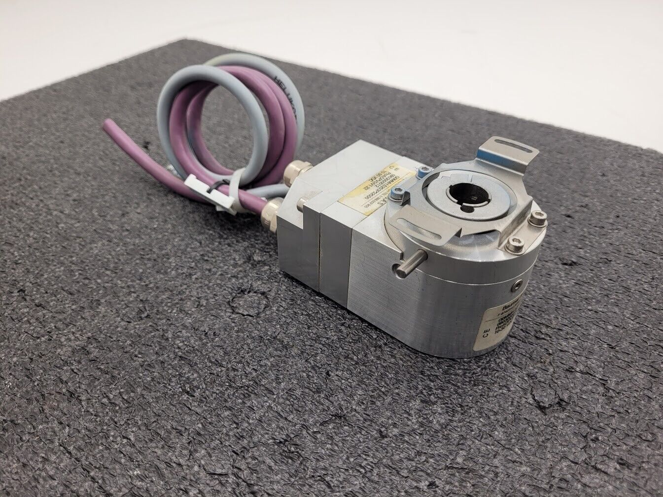 Baumer Rotary Hollow Shaft Absolute Encoder Profibus 8192 PPR 14mm hole 10-30VDC