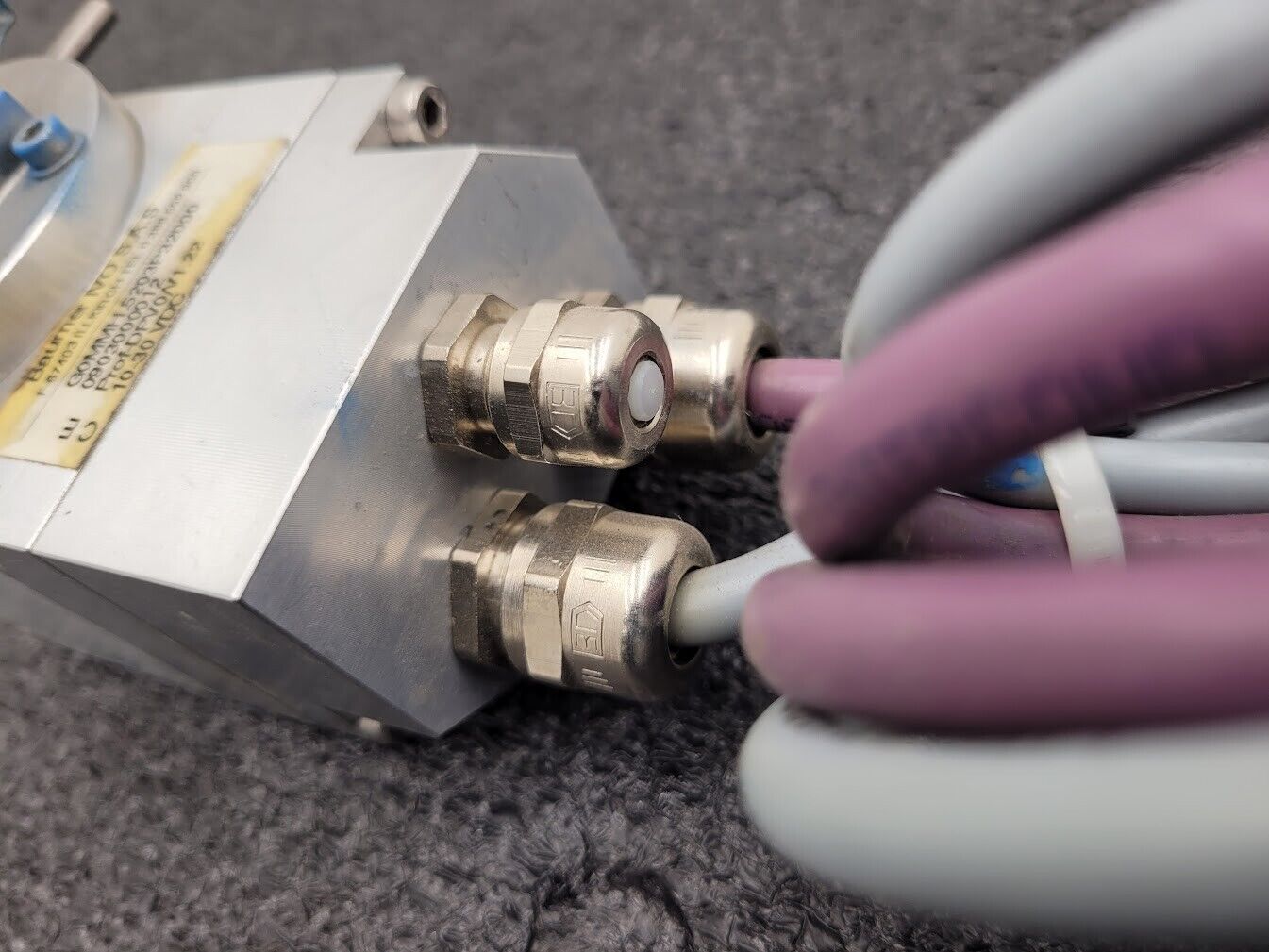 Baumer Rotary Hollow Shaft Absolute Encoder Profibus 8192 PPR 14mm hole 10-30VDC