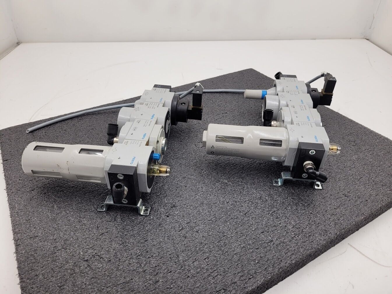 Lot of 2x Festo Air Pneumatic Solenoid On/Off Piston Gate Shut Off + Lubricator
