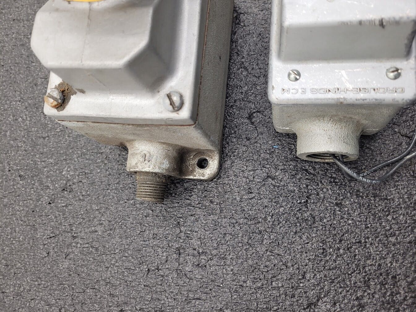 Crouse Hinds ENR21201 20A 125VAC Explosion Proof Plug Receptacle + ON/OFF Switch