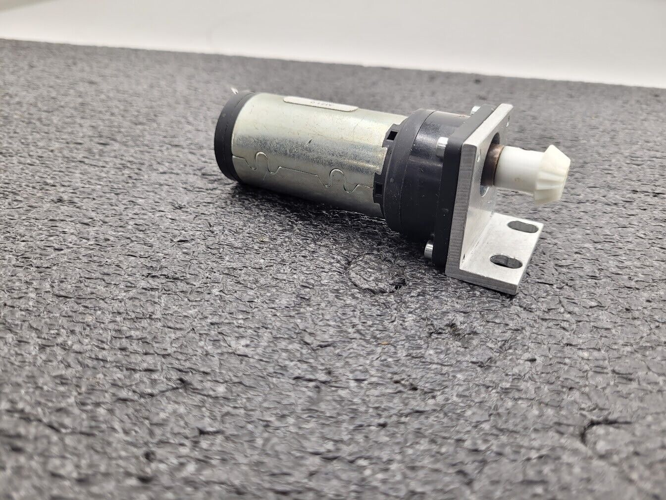 Maxon DC Gearmotor 248742 24VDC 15W 6:1 Gearhead 6000RPM 6mm Output Shaft