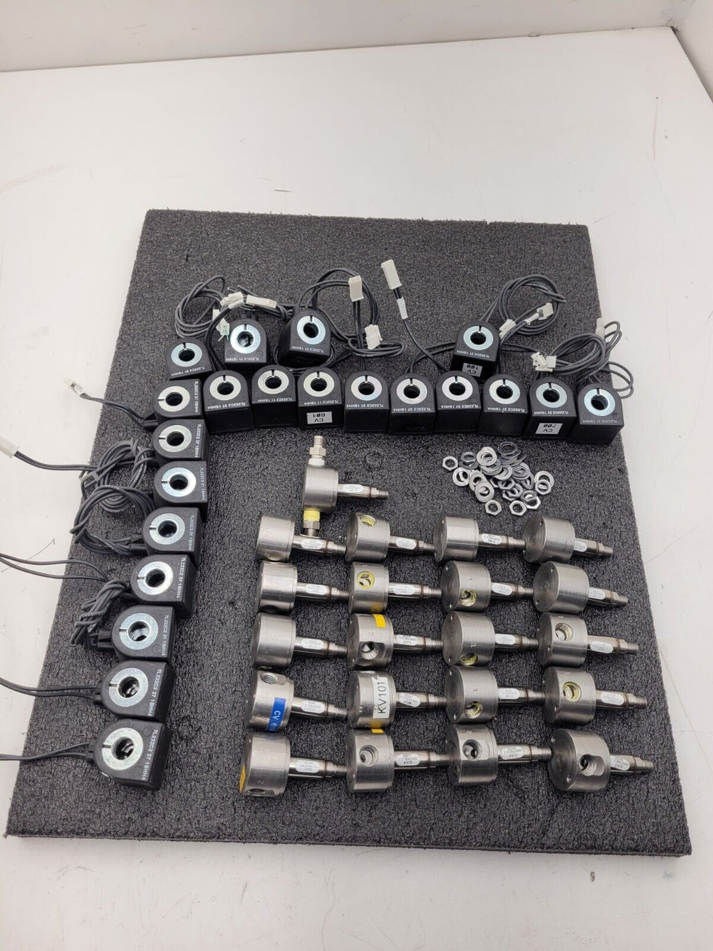 Assorted Lot of 21x Parker Solenoid Valve 24VDC 33245 71215SN2SN00 U2111D