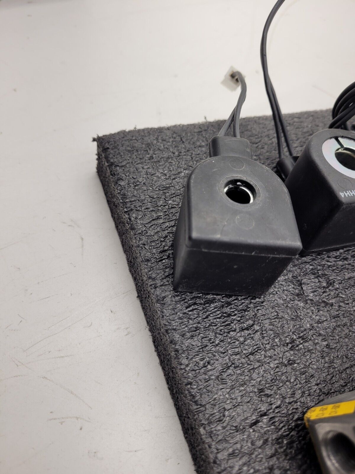 Assorted Lot of 21x Parker Solenoid Valve 24VDC 33245 71215SN2SN00 U2111D