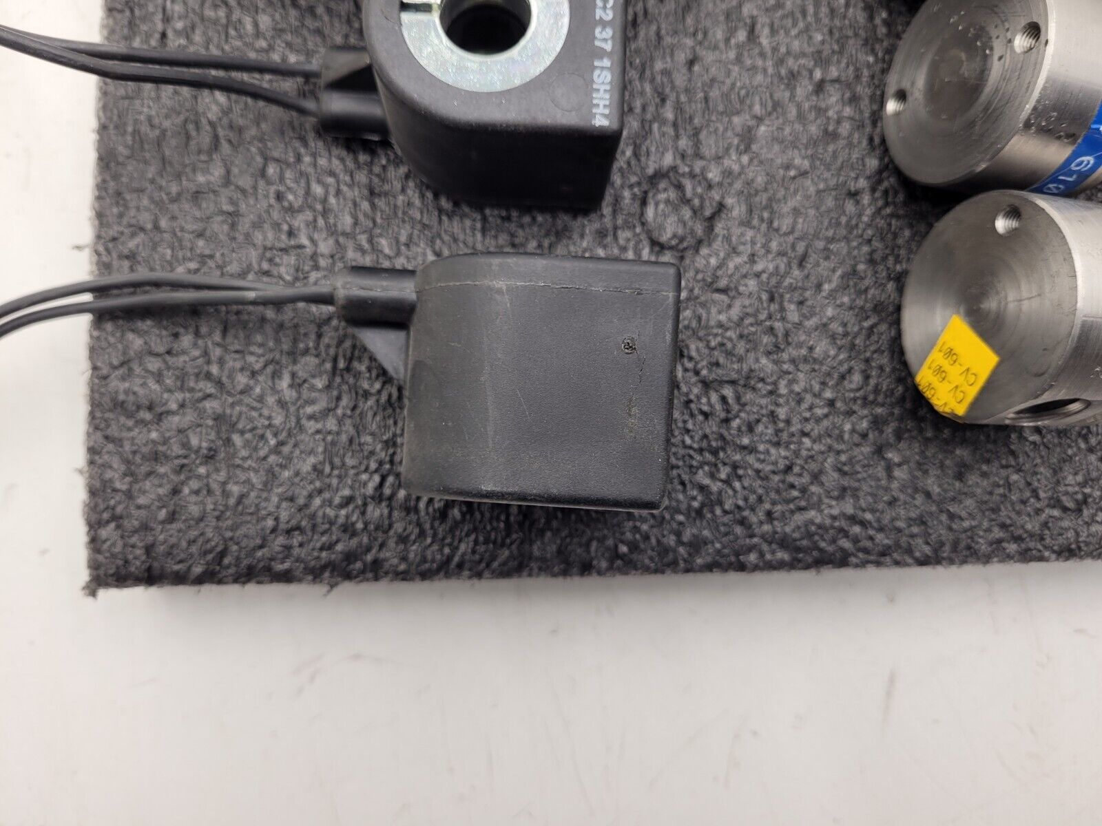 Assorted Lot of 21x Parker Solenoid Valve 24VDC 33245 71215SN2SN00 U2111D