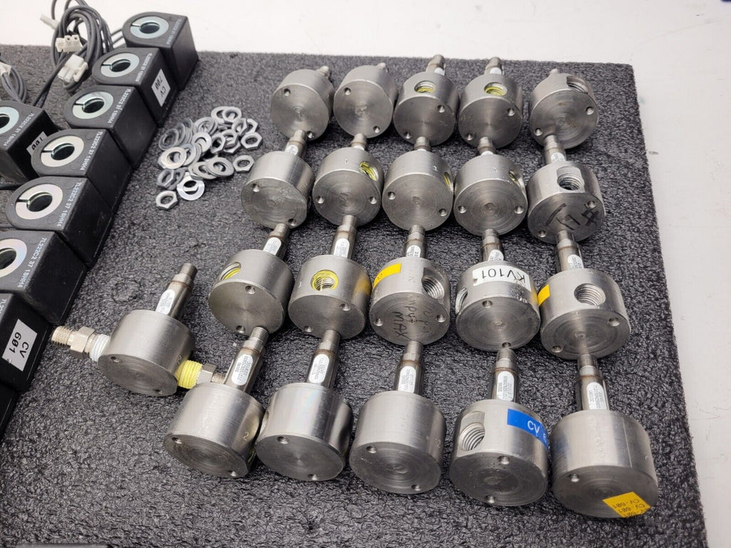 Assorted Lot of 21x Parker Solenoid Valve 24VDC 33245 71215SN2SN00 U2111D